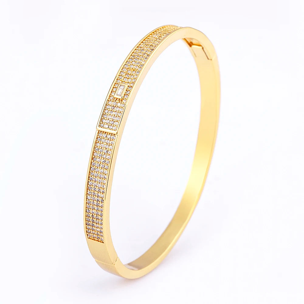 Brazalete elegante con cristales pavé de zirconia para mujer - Ideal para compromisos, bodas y ocasiones especiales.