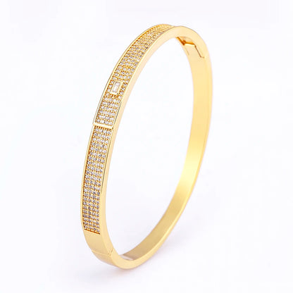 Brazalete elegante con cristales pavé de zirconia para mujer - Ideal para compromisos, bodas y ocasiones especiales.
