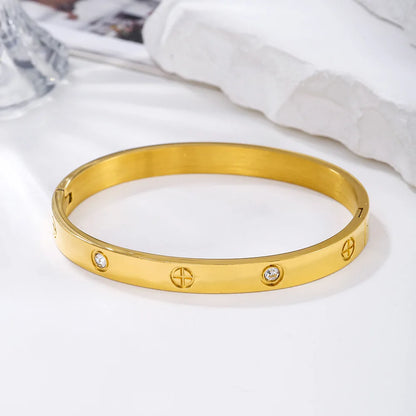 Brazalete Impermeable de Cruz en Acero Inoxidablpara Mujer – Pulsera Moderna para Parejas y Accesorio de Joyería de Lujo para Bodas y Ocasiones Especiales