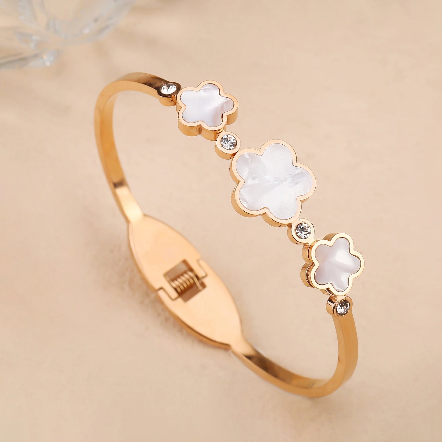 Chunky 18K Plating Stainless Steel Five Leaf Flower Open Bangle for Women Waterproof Party Wrist Jewelry 2025 Bijoux Clover