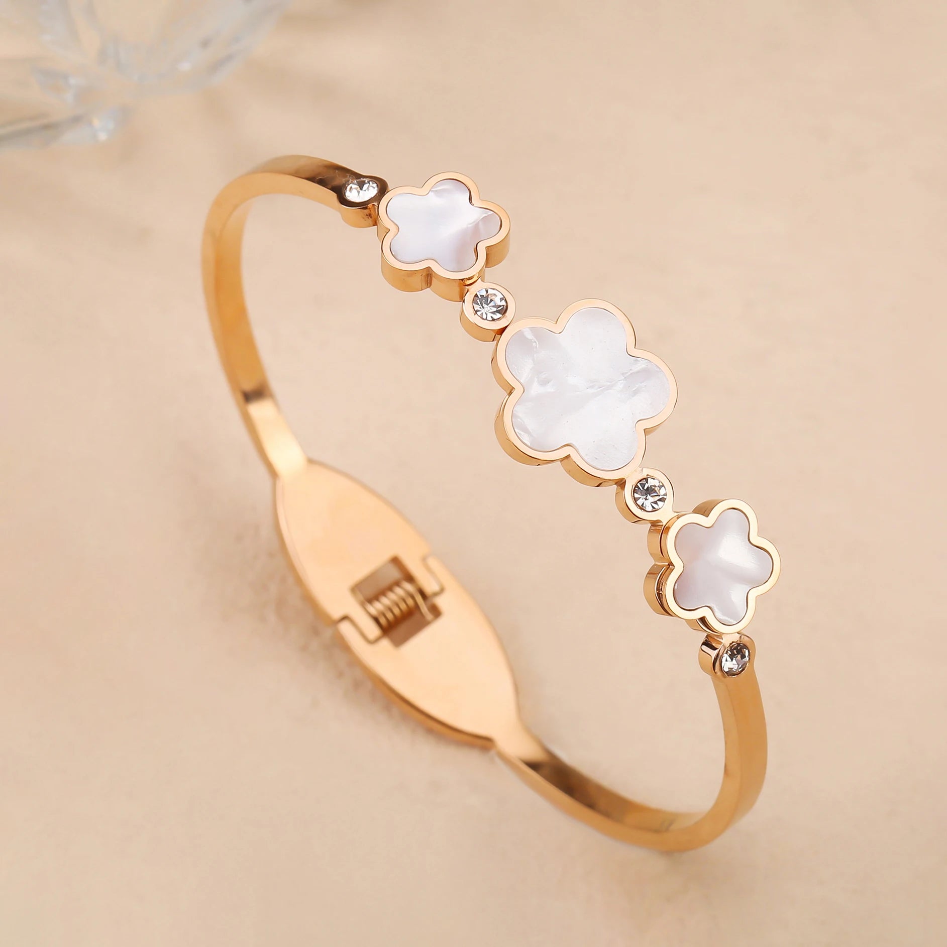 Chunky 18K Plating Stainless Steel Five Leaf Flower Open Bangle for Women Waterproof Party Wrist Jewelry 2025 Bijoux Clover