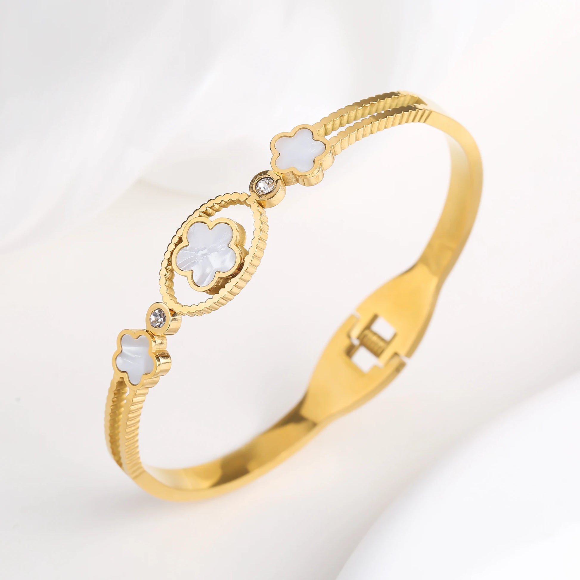 Chunky 18K Plating Stainless Steel Five Leaf Flower Open Bangle for Women Waterproof Party Wrist Jewelry 2025 Bijoux Clover