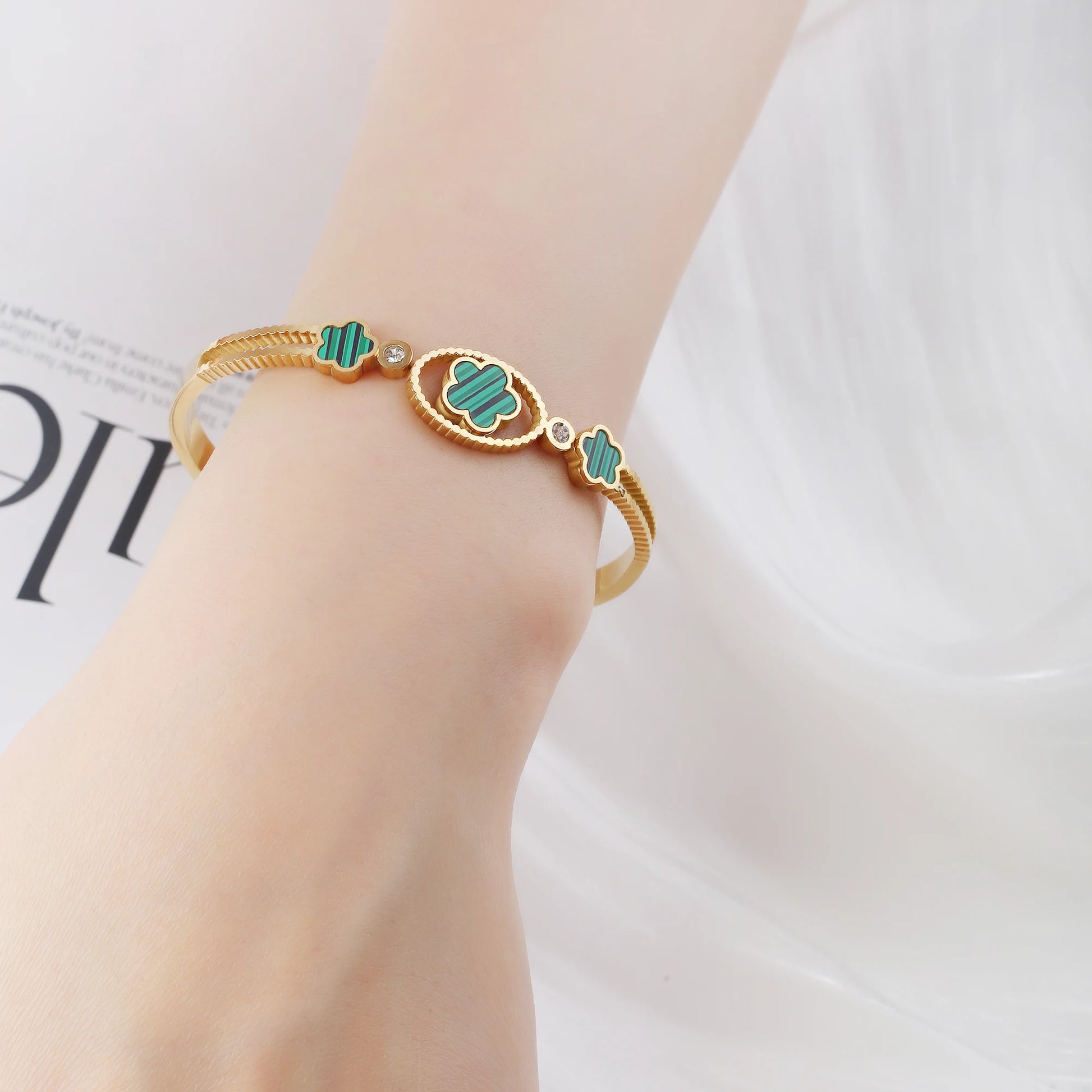 Chunky 18K Plating Stainless Steel Five Leaf Flower Open Bangle for Women Waterproof Party Wrist Jewelry 2025 Bijoux Clover