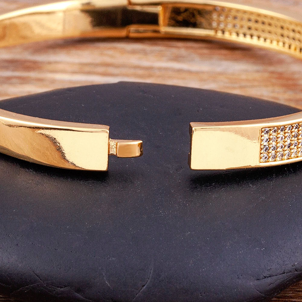 Brazalete elegante con cristales pavé de zirconia para mujer - Ideal para compromisos, bodas y ocasiones especiales.