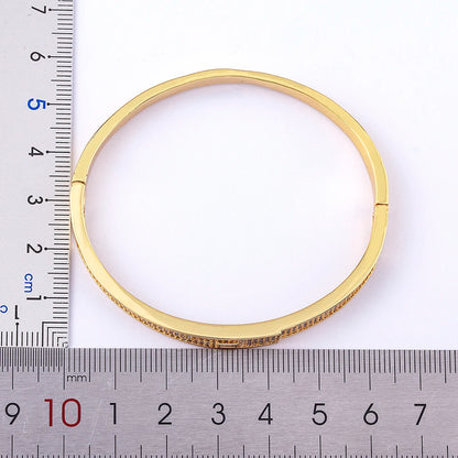 Brazalete elegante con cristales pavé de zirconia para mujer - Ideal para compromisos, bodas y ocasiones especiales.